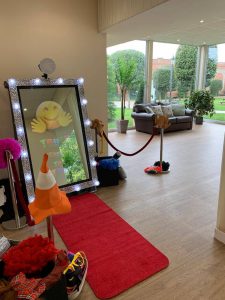 ireland-selfie-mirror